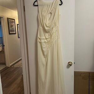 Meshki Elegant Cream Sleeveless Dress